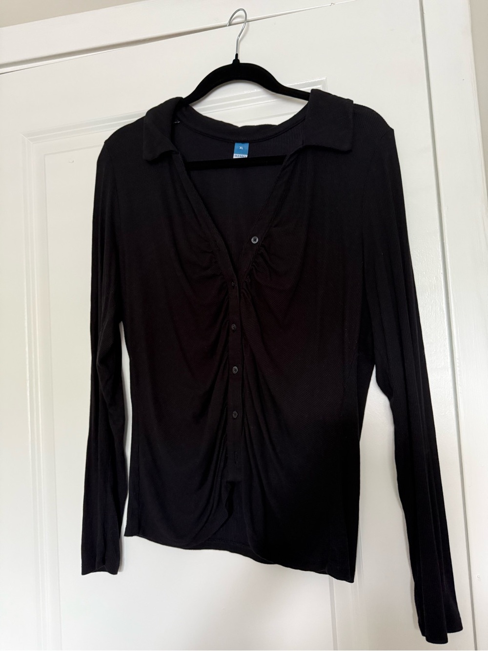 Old Navy Black Long-Sleeve Button-Front Gathered Top